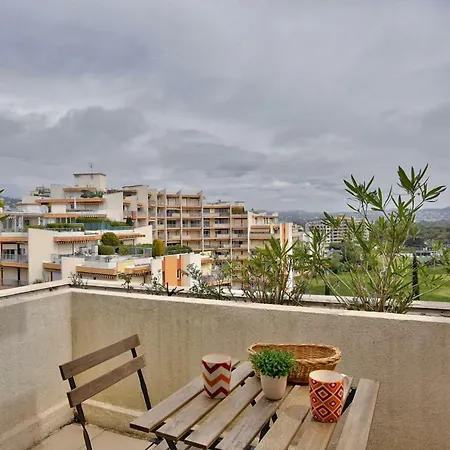 Grande Terrasse Avec Vue Mer & San Peyre Διαμέρισμα *